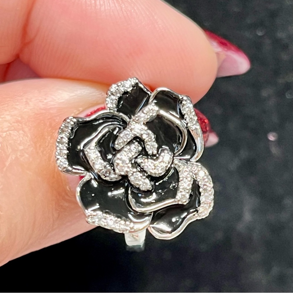 Fashion Jewelry Black and Silver Rose Ring - Picture 8 of 10